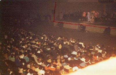 Elvis ao vivo em San Francisco 26-10-1957.jpg