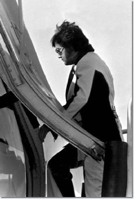 1976_march22_boarding_lisa_marie_leaving_cincinnati_oh_5.jpg