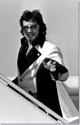 1976_march22_boarding_lisa_marie_leaving_cincinnati_oh_4.jpg