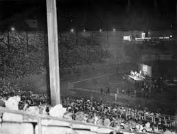Elvis show em Portland 02-09-1957.jpg