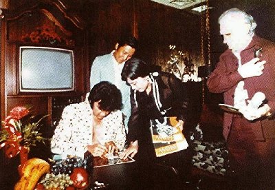 Meeting Japanese fans backstage at The Las Vegas Hilton, August 9th 1973...jpg