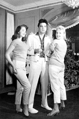 elvis 1957.jpg